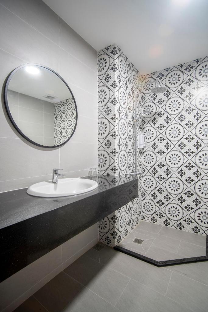 SAZI HOTEL NGUYỄN AN NINH
