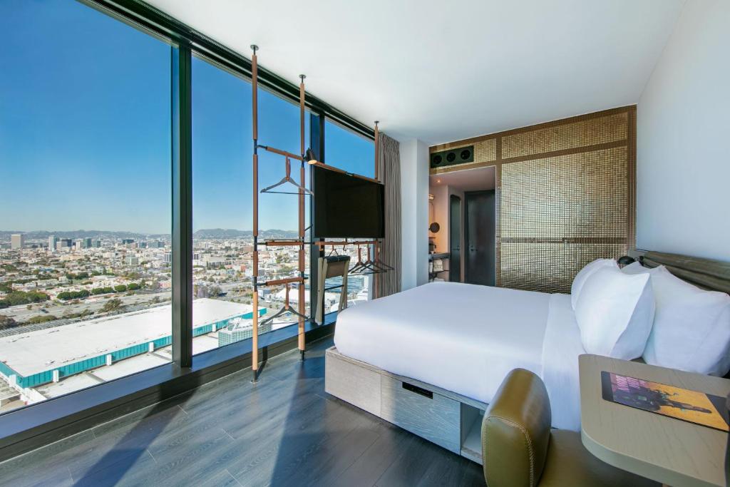 Moxy Downtown Los Angeles Image