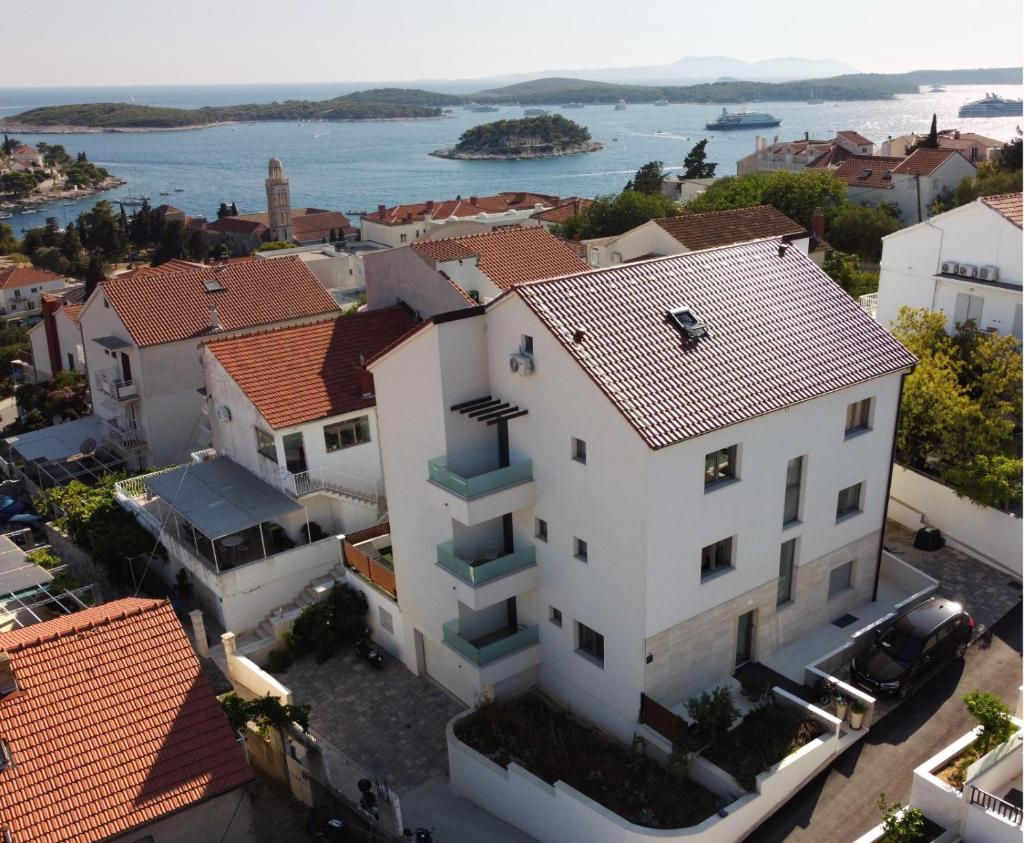 Marisa Apartments Hvar III