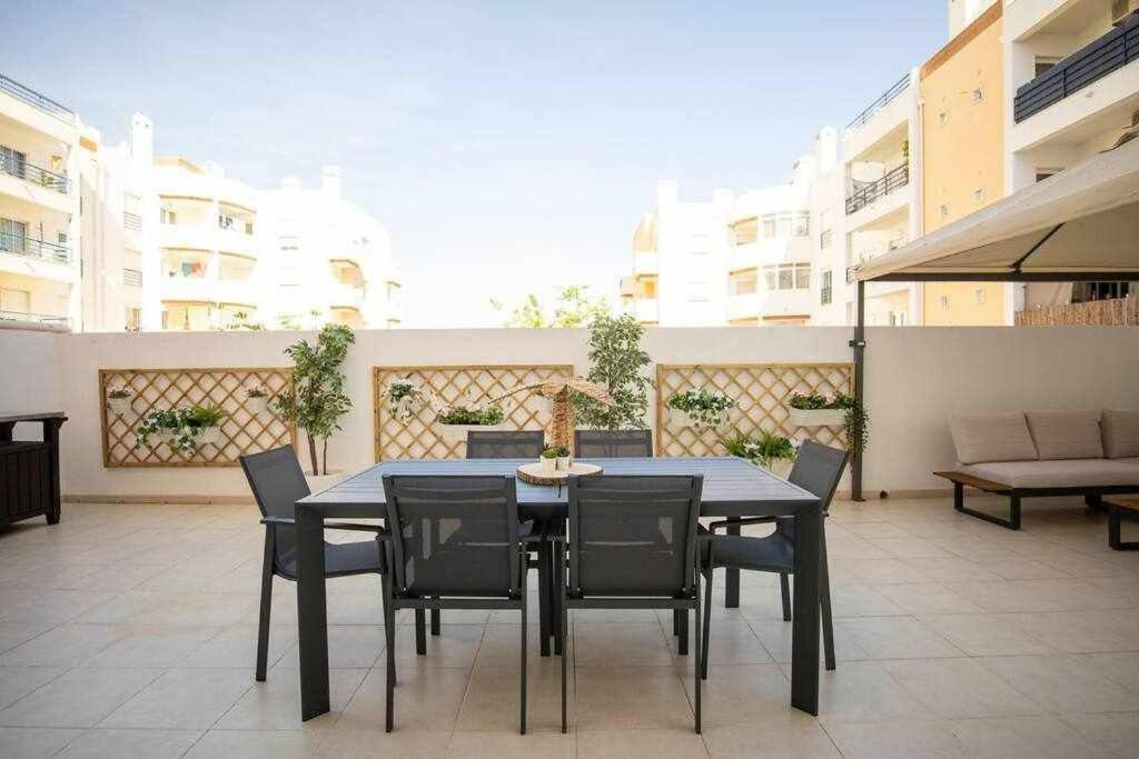 Modern 3br Apt w/ Lg Terrace, Bbq, Ac & Parking 7