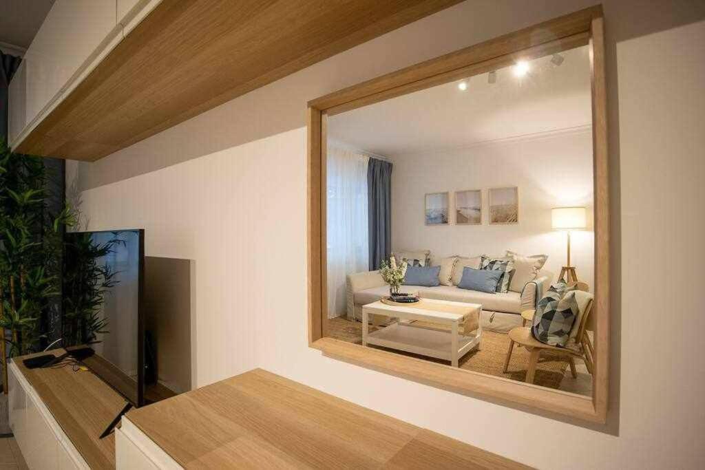 Modern 3br Apt w/ Lg Terrace, Bbq, Ac & Parking 6