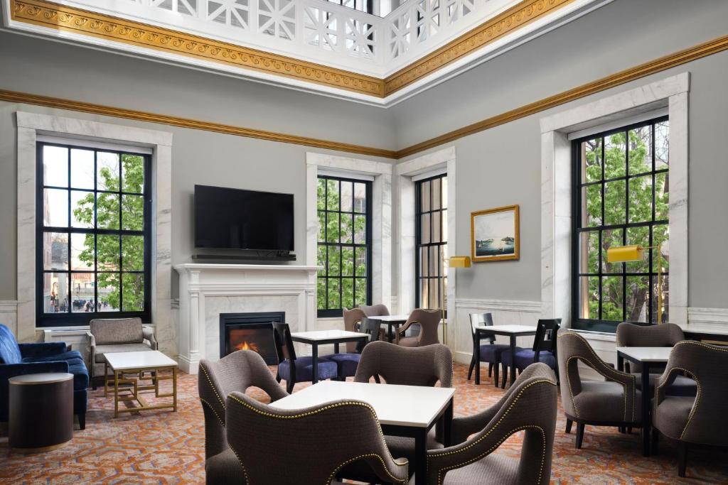 Marriott Vacation Club® at Custom House, Boston   Image