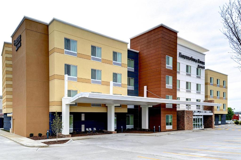 Fairfield Inn & Suites by Marriott Nashville Downtown-MetroCenter Image