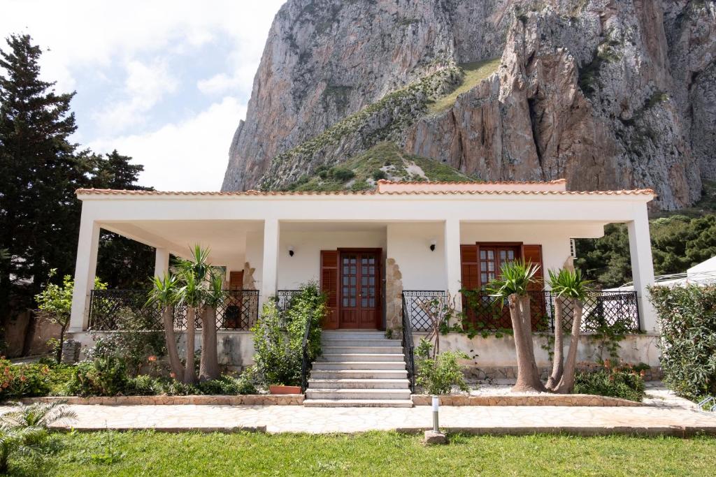 Casa Enza di fronte la Tonnara