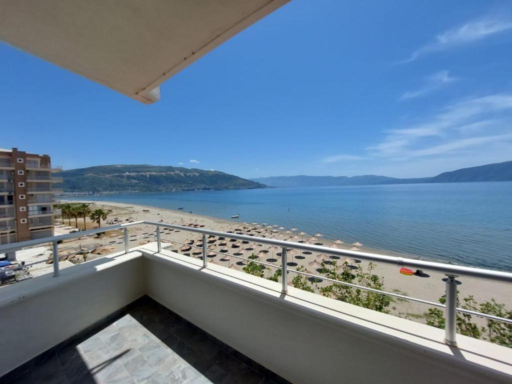 Grace Beachfront Apartment Vlore 3