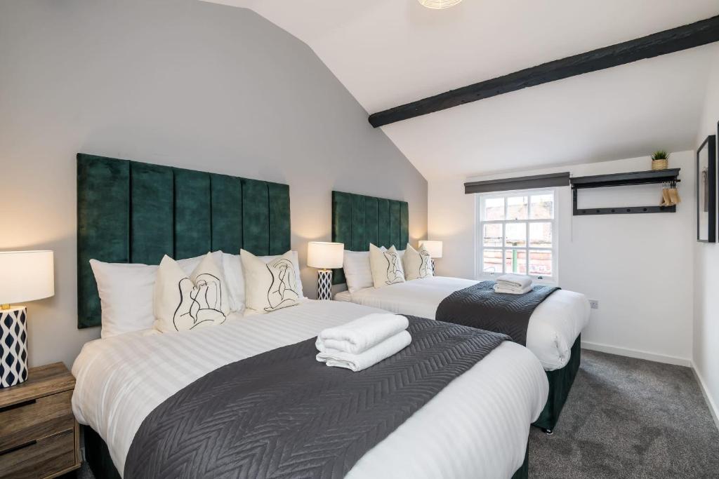 Host & Stay - The Roscoe Carriage House Image