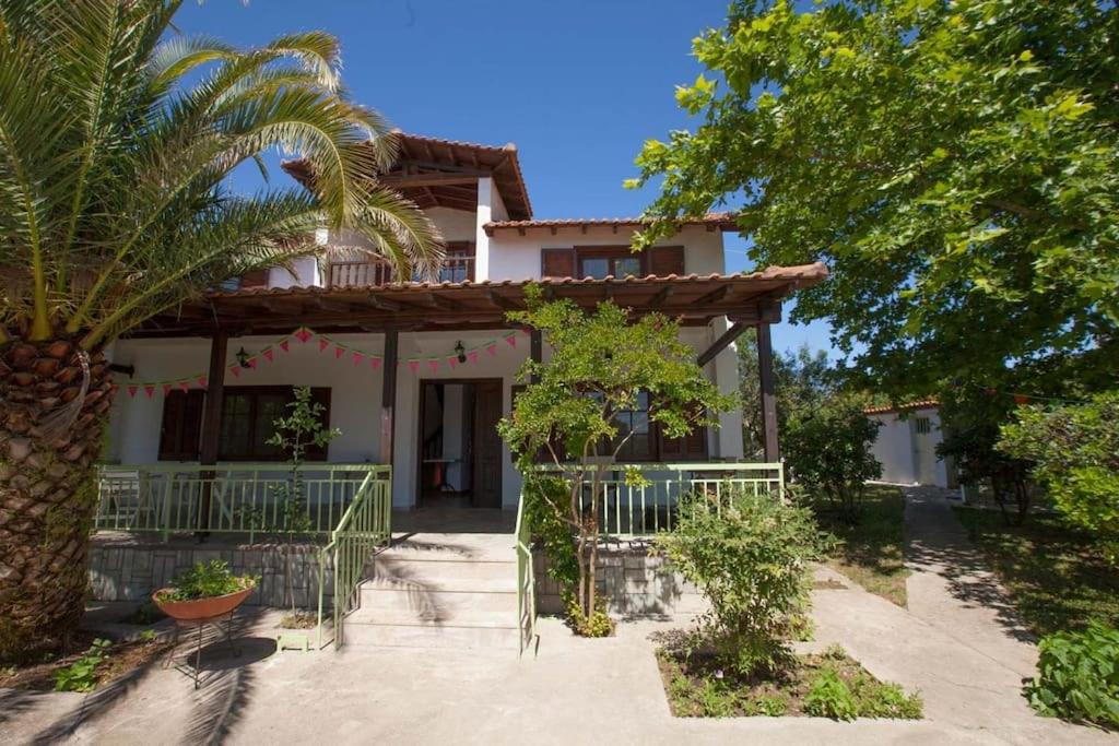 Wonderful villa with huge yard, at Potamos beach 6
