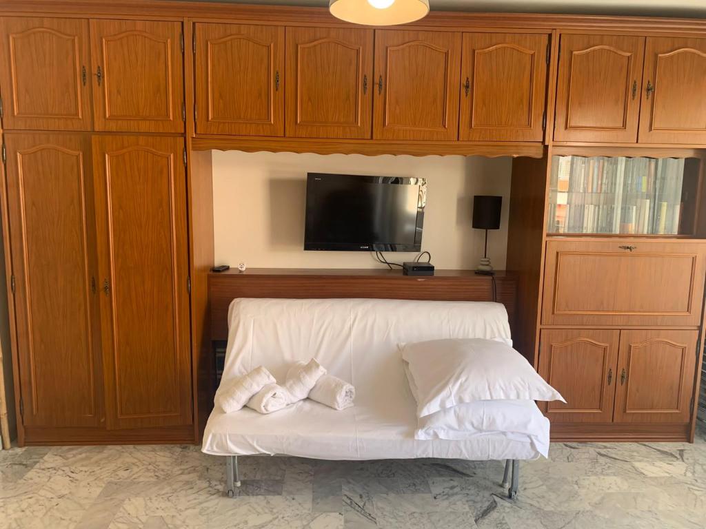 PWS Antibes, Provence-Alpes-Côte-d'azur, Studio 8