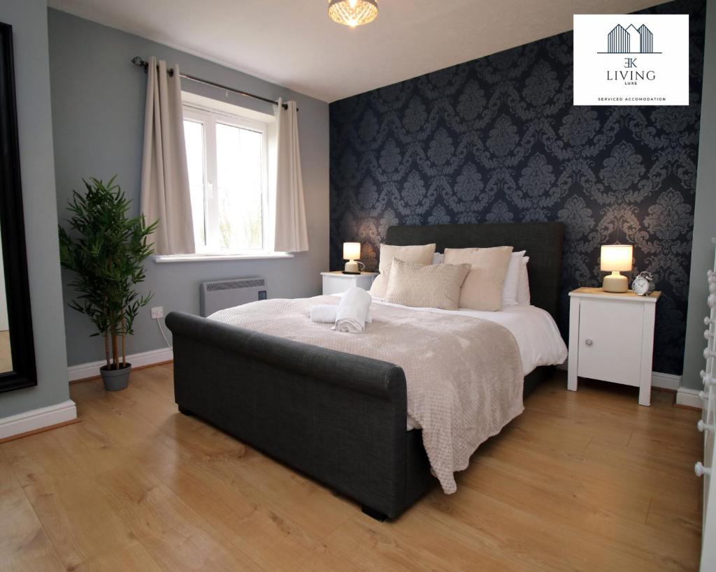 Spacious 3 Bedroom Duplex Apartment On Cardiff Bay - Free Private Parking - By EKLIVING LUXE 8
