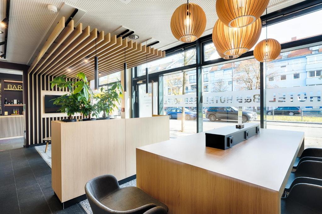 B&B Hotel München-Moosach Image
