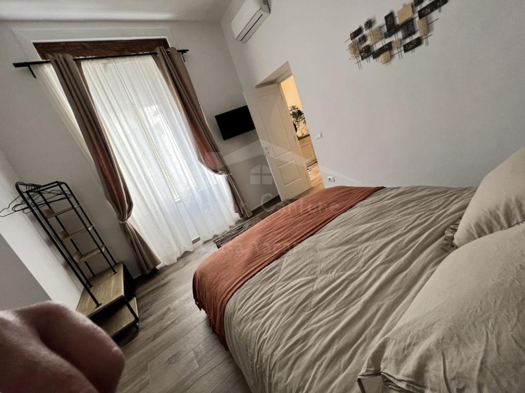 MAISON CANTONE 7