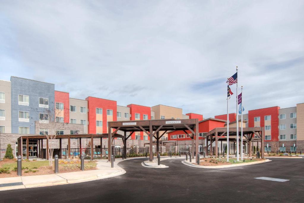 Fairfield Inn & Suites by Marriott Charlotte Airport Image