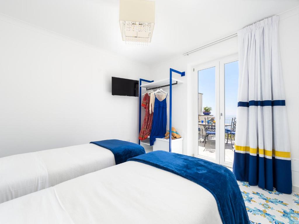Blue Waves - De Vivo Realty Positano 5