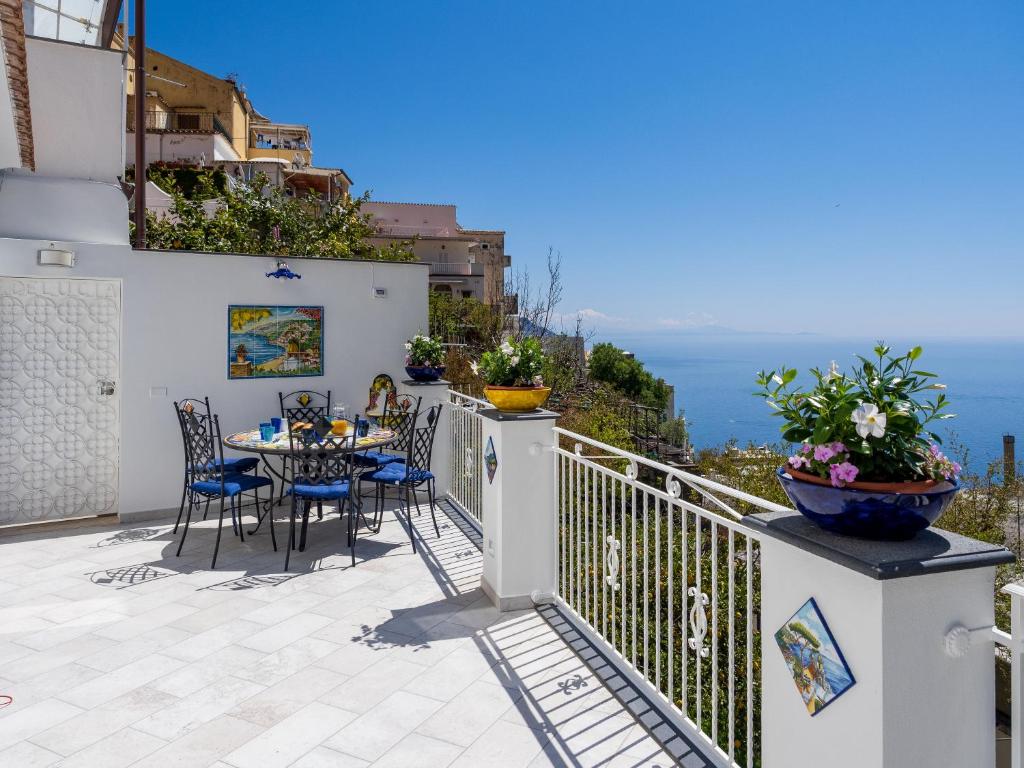Blue Waves - De Vivo Realty Positano 8