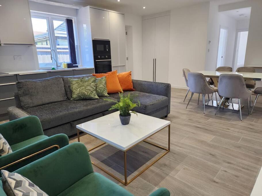 Paradigm Court, Brand new 2-Bedroom Flat4, Oxford 4
