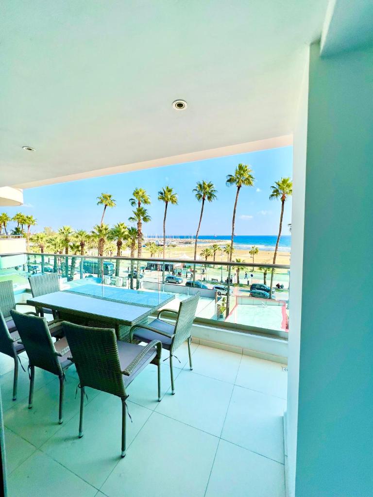 Aphrodite Plaza 4