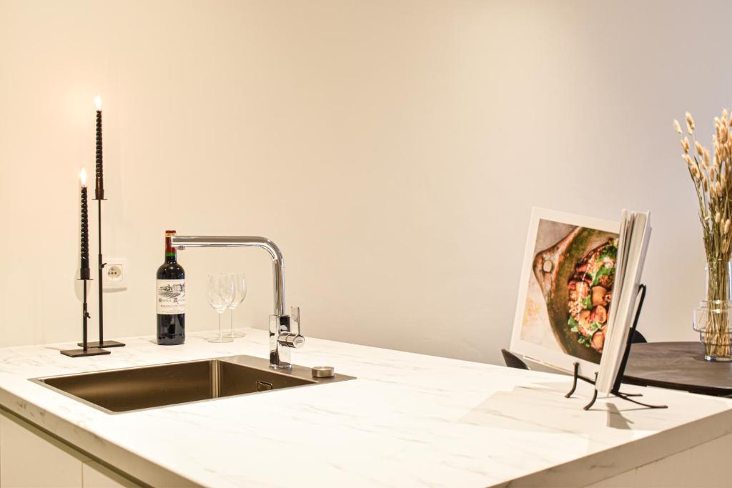 Miramar Residences - Luxurious Seaside Apartments 6