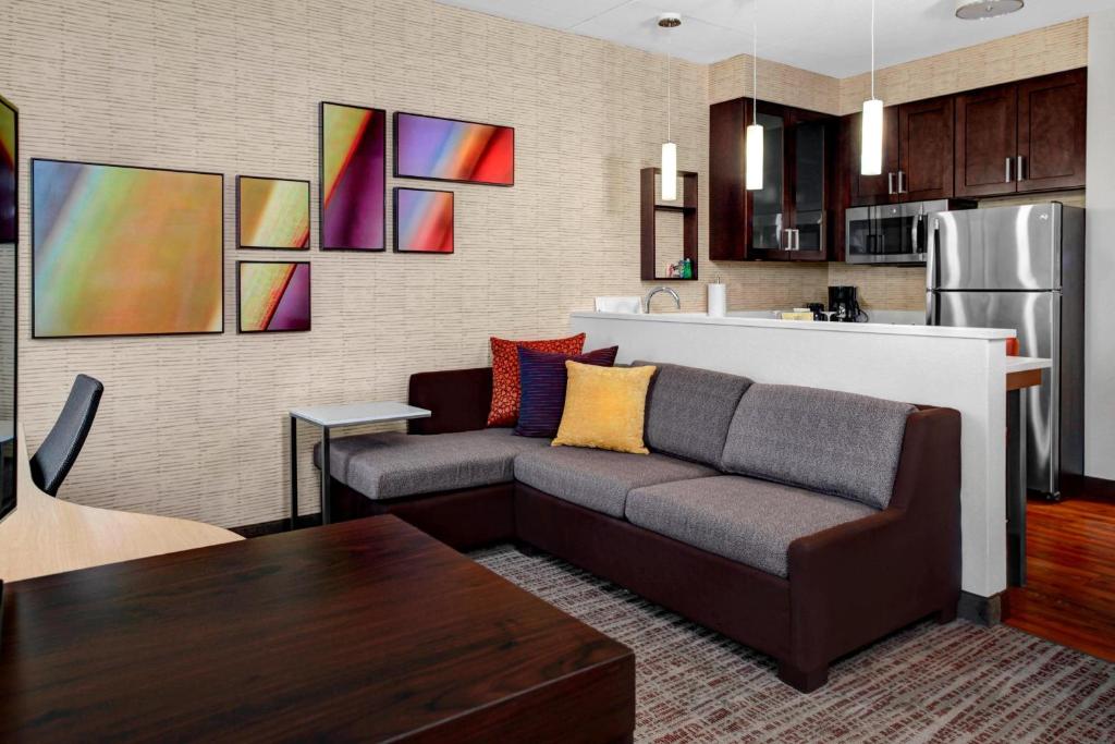 Residence Inn by Marriott Philadelphia Airport Image