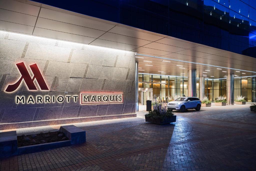 Marriott Marquis Chicago Image