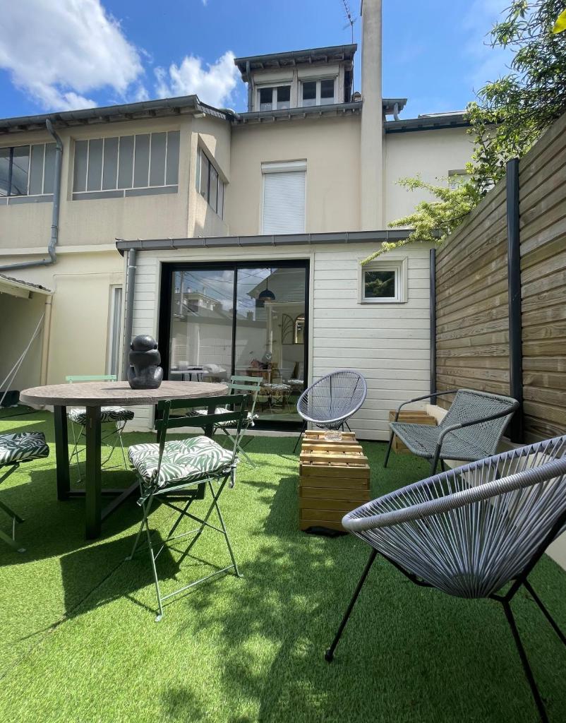 Très Belle MAISON à Rennes St Jacques 6