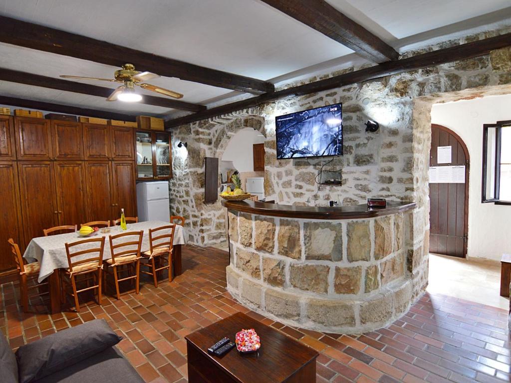 Holiday Home Ivo by Interhome 4