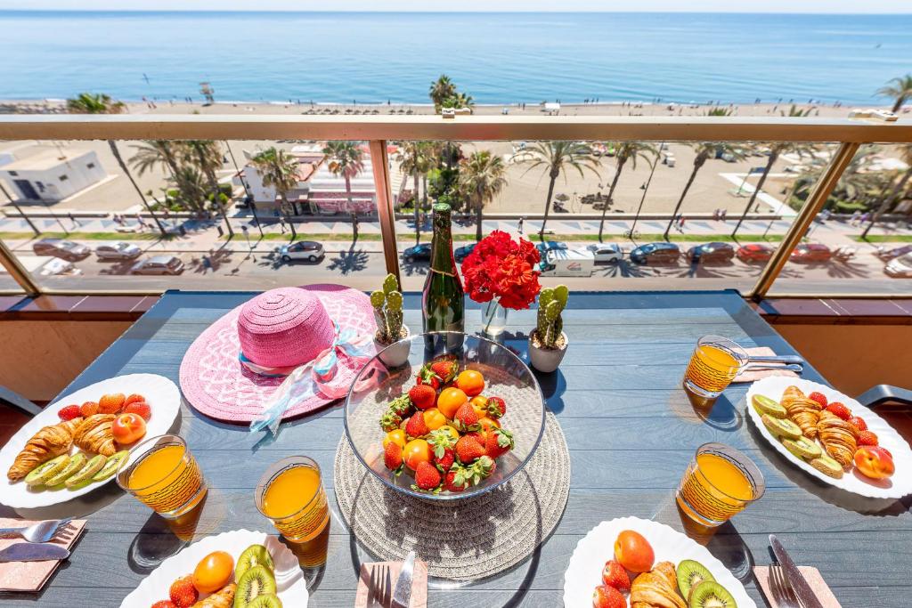 797 HOLIDAY RENTALS - Piso con espectaculares vistas en primera linea de playa 5