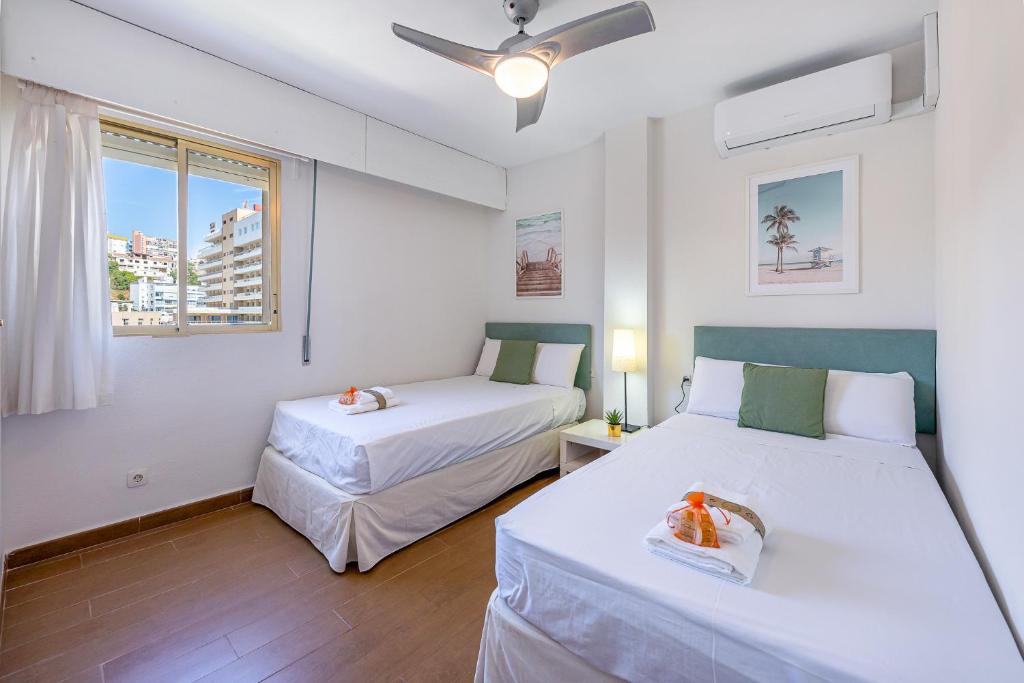 797 HOLIDAY RENTALS - Piso con espectaculares vistas en primera linea de playa 8
