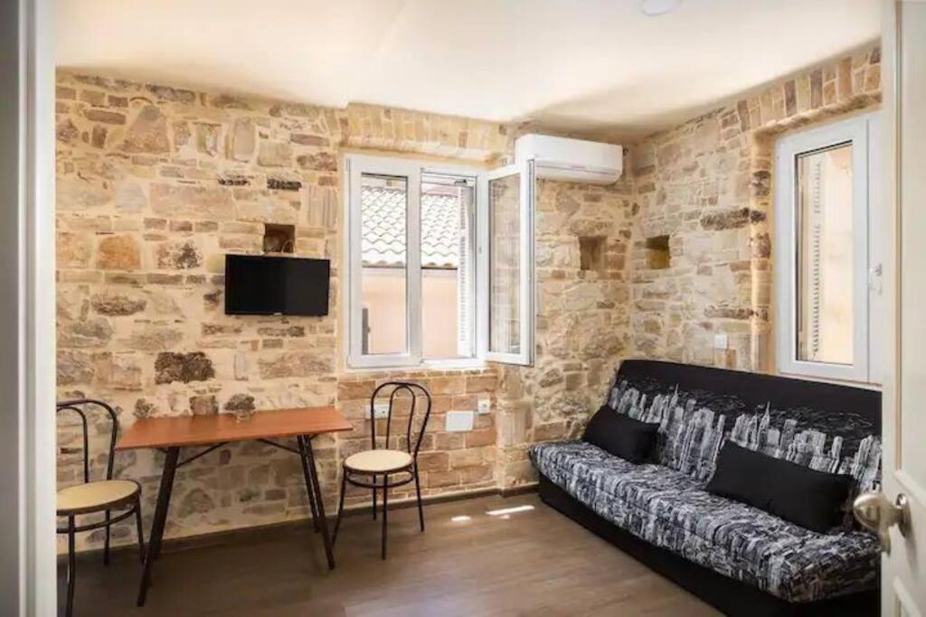 Q Apartments in Corfu Town 5