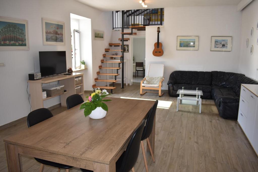 Holiday House Tina 5
