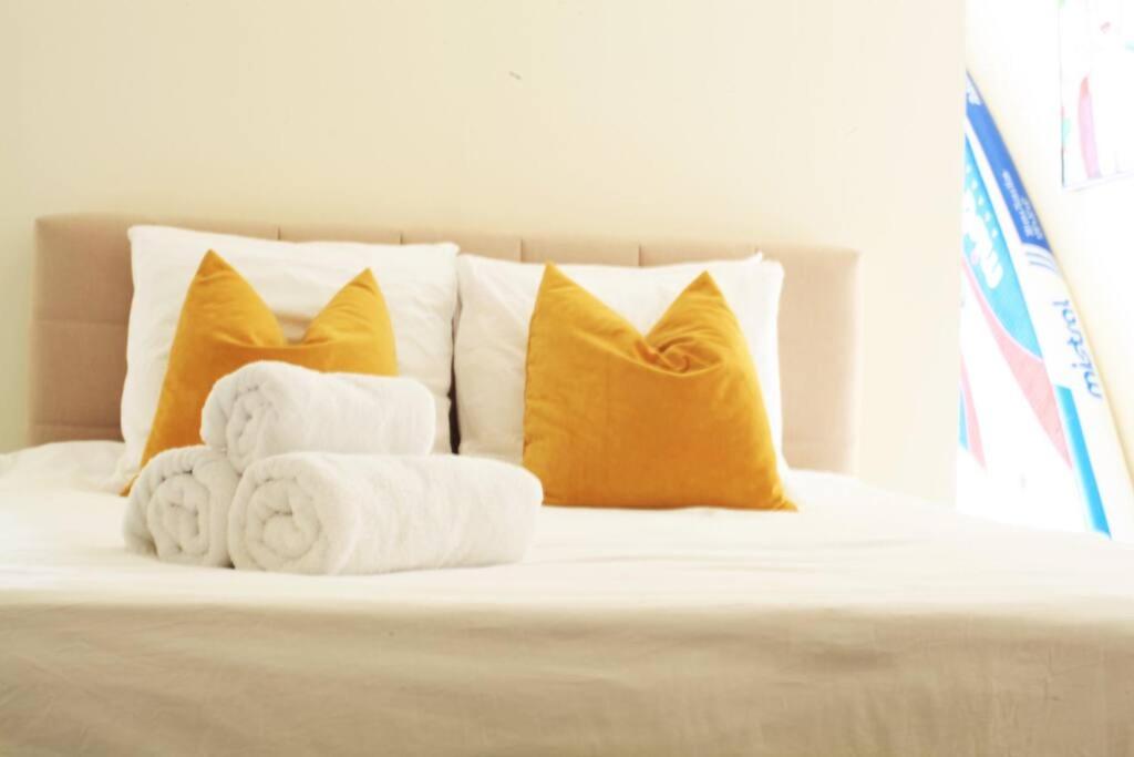 Luxury Harbour Suite With Free Parking 2