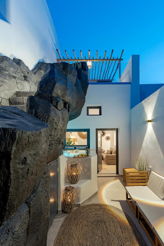23 Smart Suite