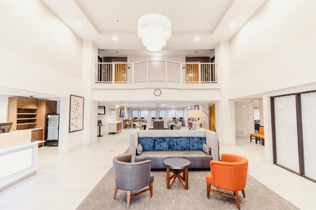 Holiday Inn Express Atlanta - Northeast I-85 - Clairmont Road, an IHG Hotel Image