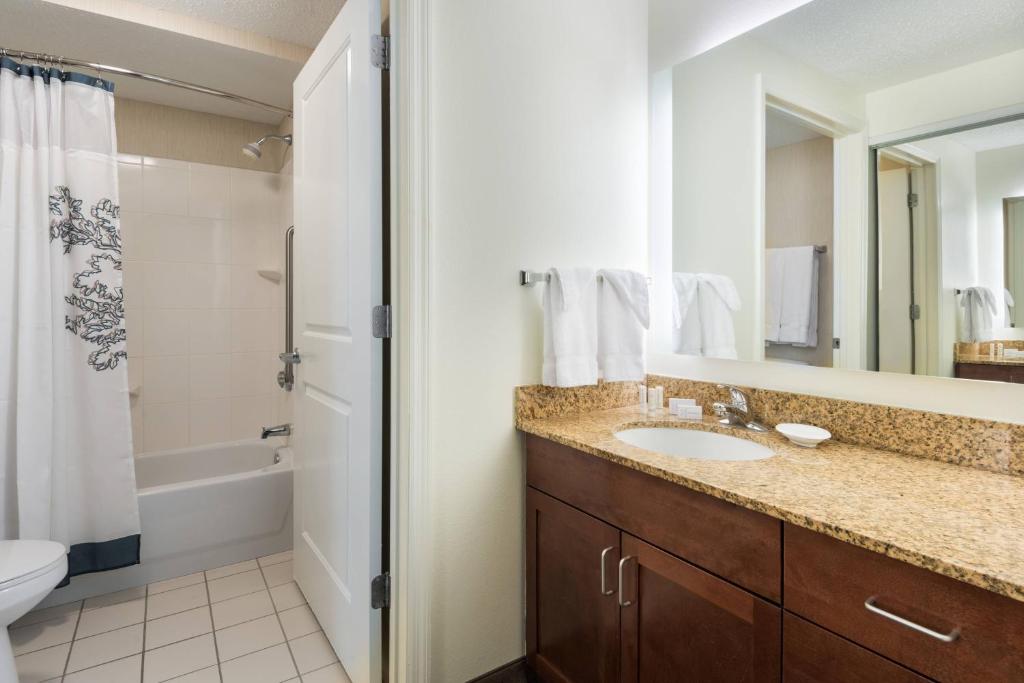 Residence Inn by Marriott St. Louis Downtown Image