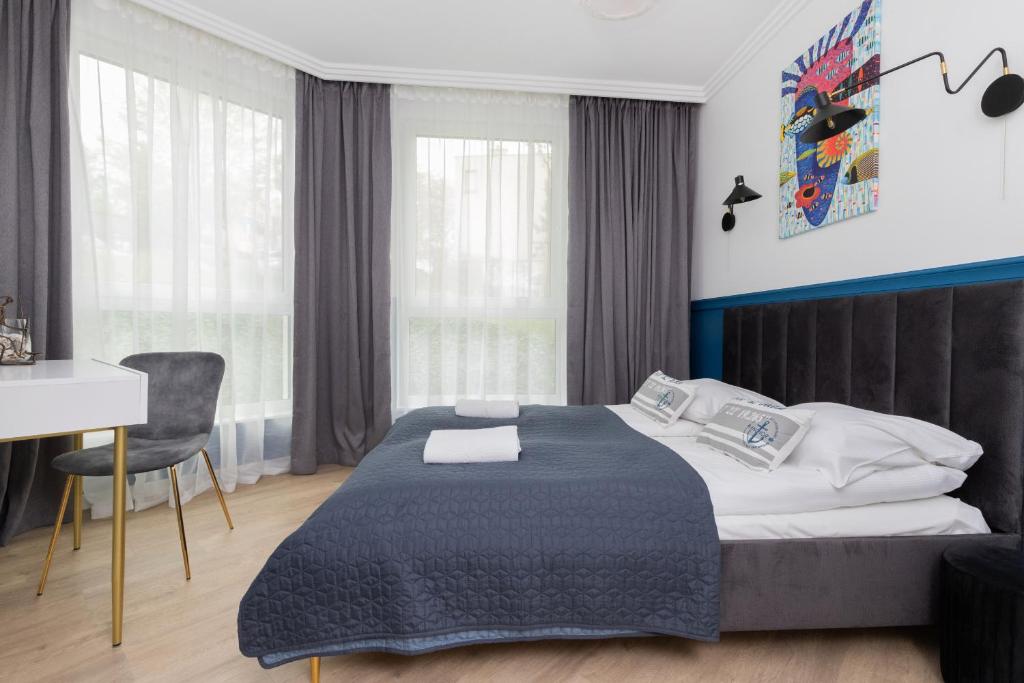 Apartment Redlowo & 2 bedrooms & Parking by Noclegi Renters 2