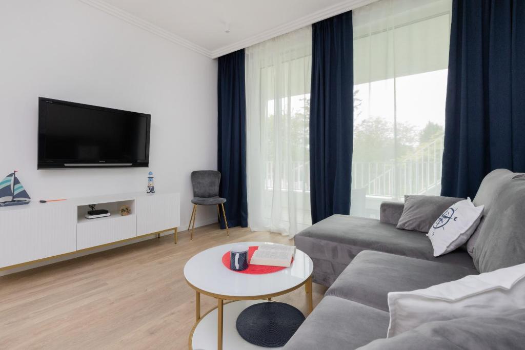 Apartment Redlowo & 2 bedrooms & Parking by Noclegi Renters 8