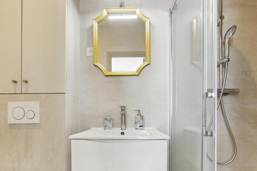 Modern cosy flat in Versailles 6