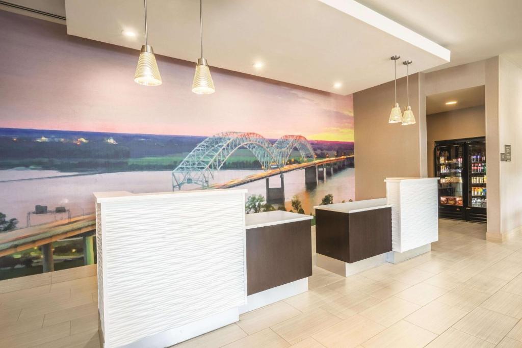 La Quinta by Wyndham Memphis Downtown Image