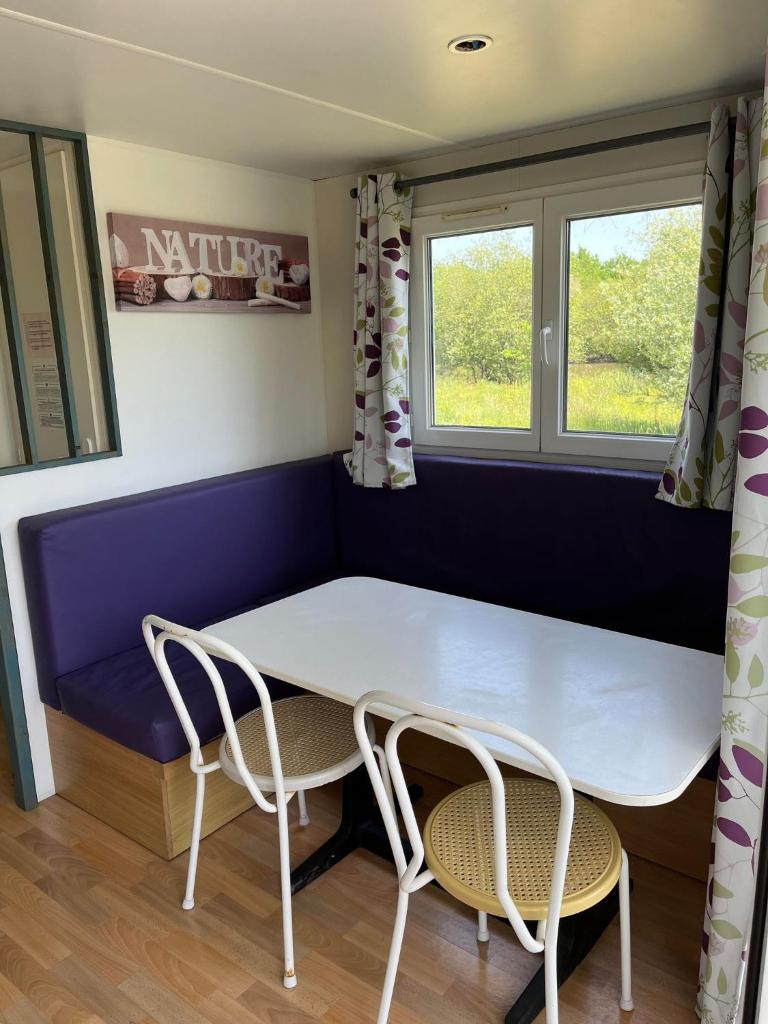 Photo de la galerie de l'établissement Bungalow à l'asinerie, à Jau-Dignac-et-Loirac