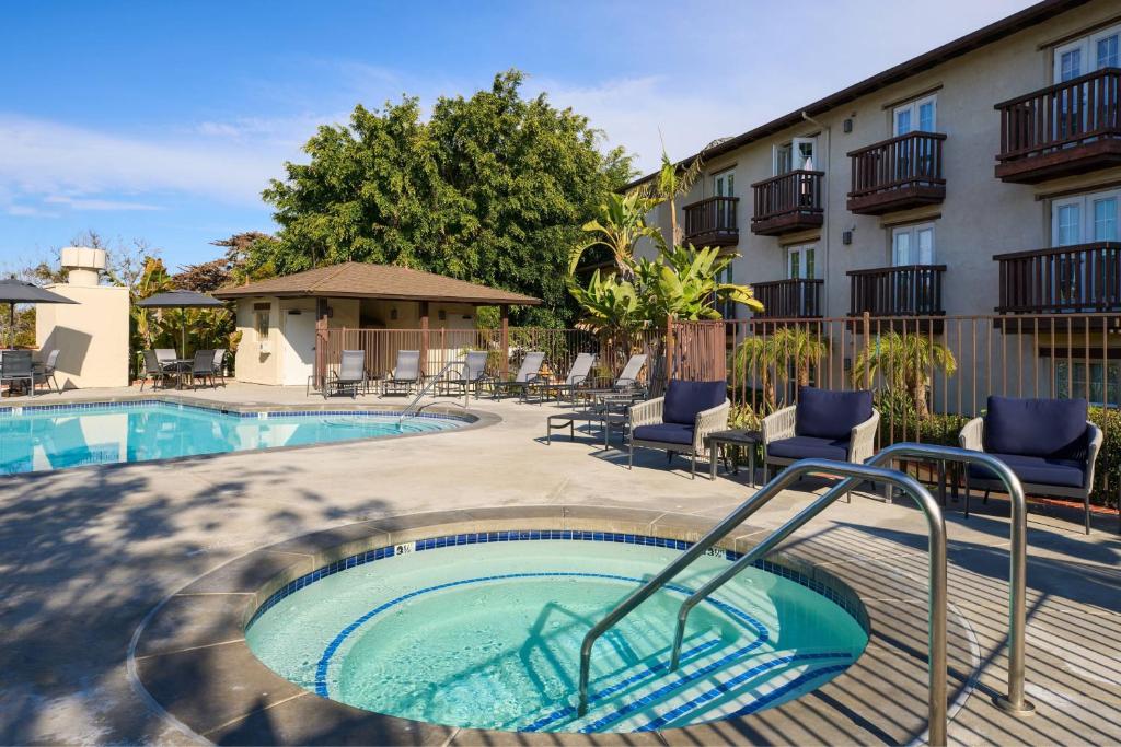 Fairfield Inn & Suites San Diego Old Town Image