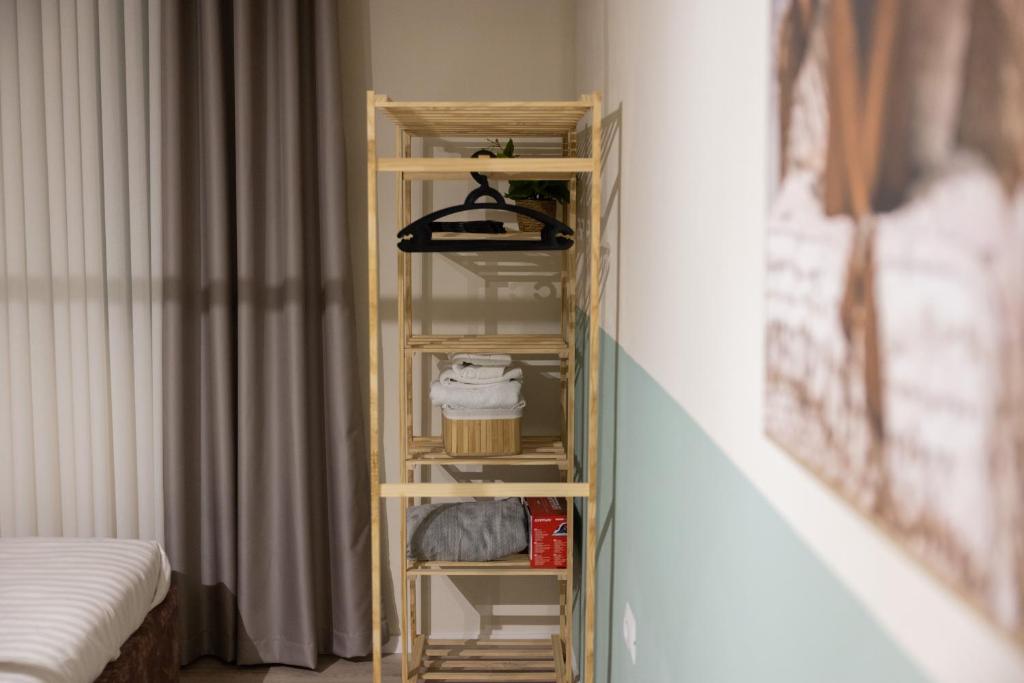 Three doors apartments, Strawberry Studio 2
