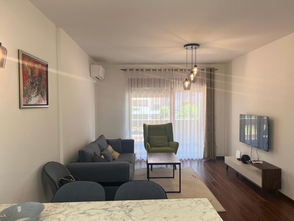 White Homes 1BR/APT•Master Quart 5