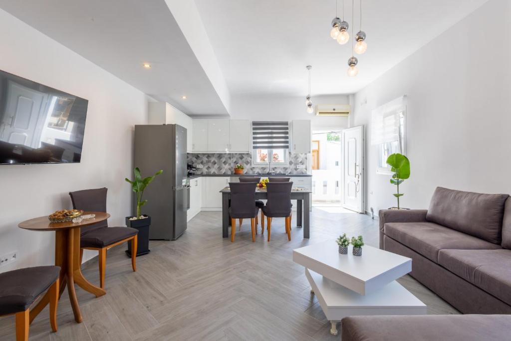 Alex Luxury Downtown House