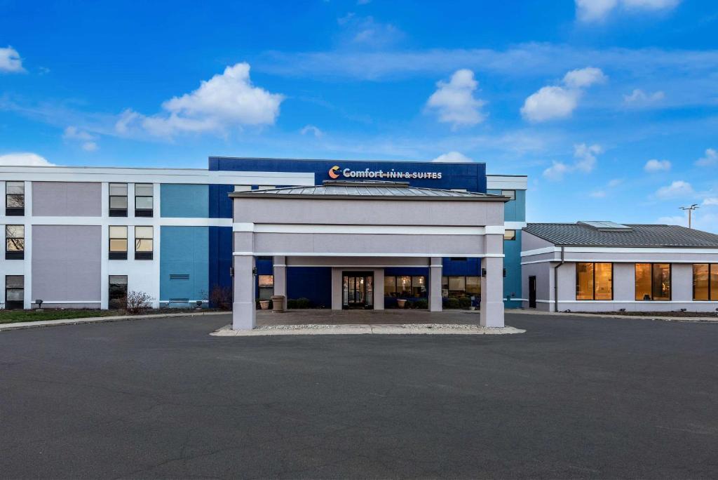 Comfort Inn & Suites Fishers - Indianapolis Image