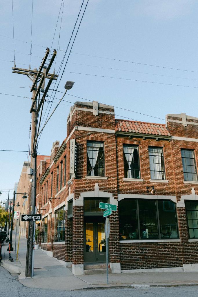 Hotel Novacancy Image