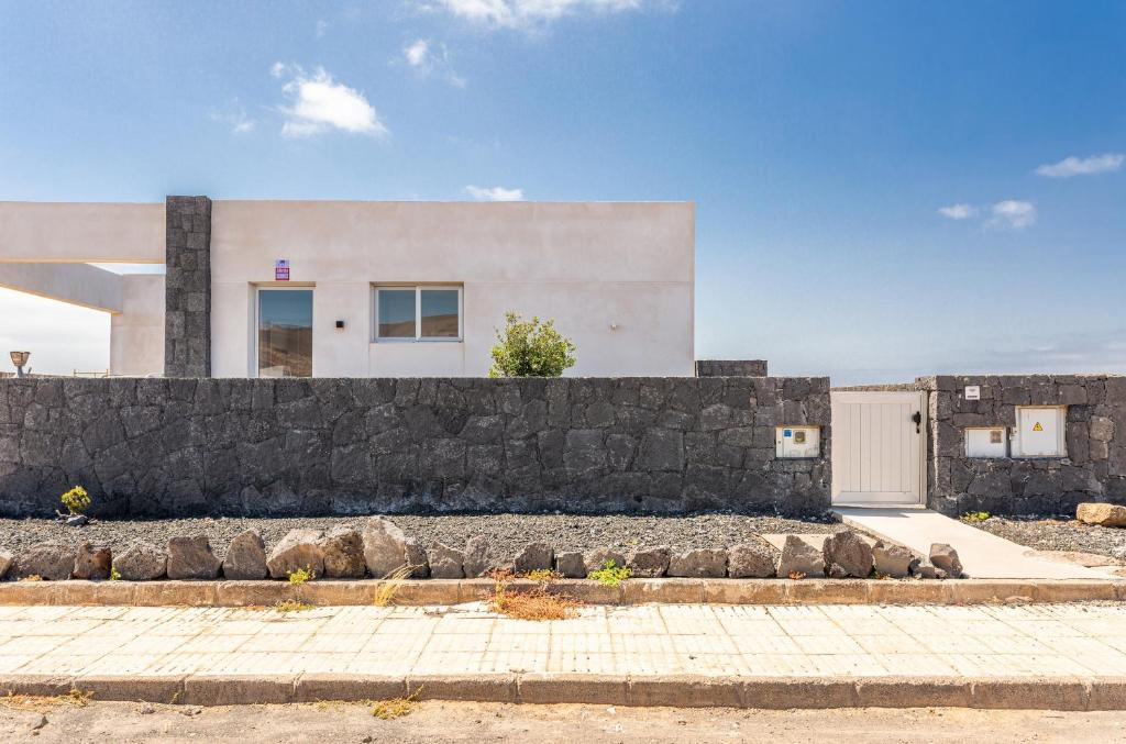 Pure Relax Vacation Home - Large terrace and Solarium By Lanzarote Vacation Homes 6