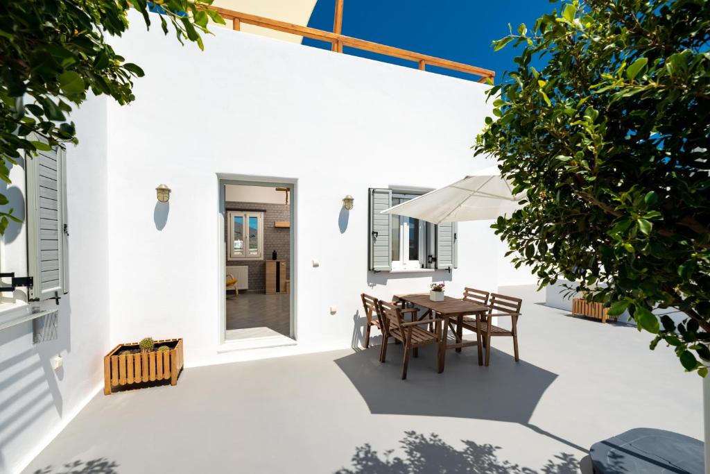 Johnny’s House 4