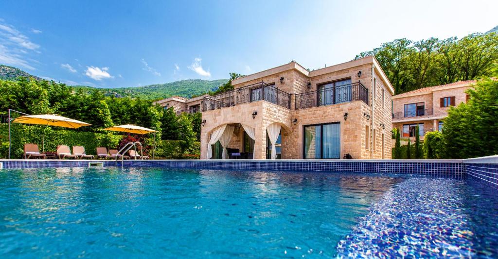 Oak Leaf Residences