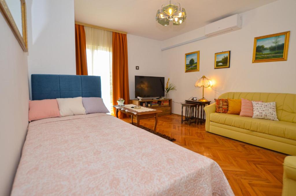 Lidia Apartment 5