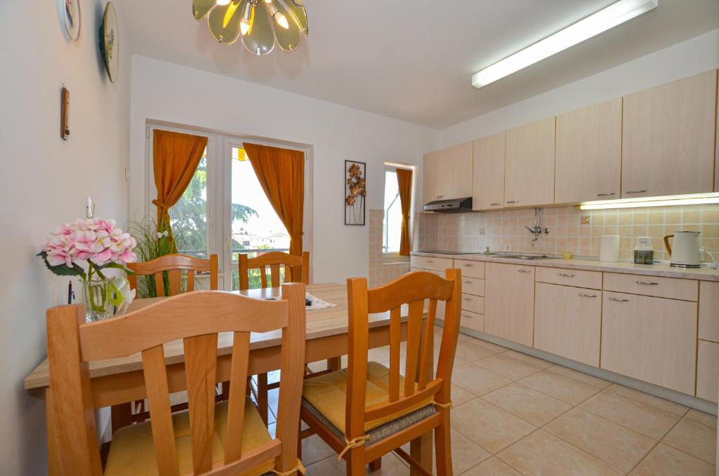 Lidia Apartment 4