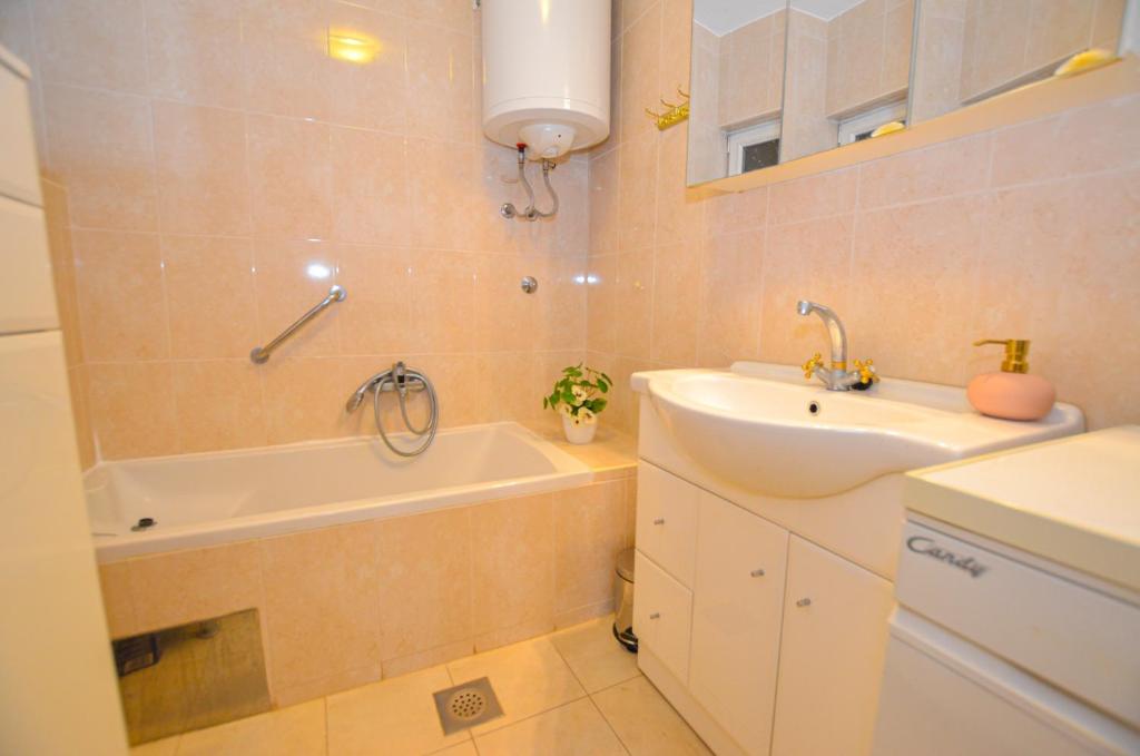 Lidia Apartment 8